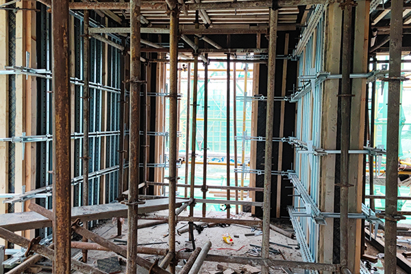 铝模板钢背楞种类