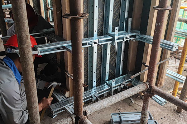 正规剪力墙钢支撑